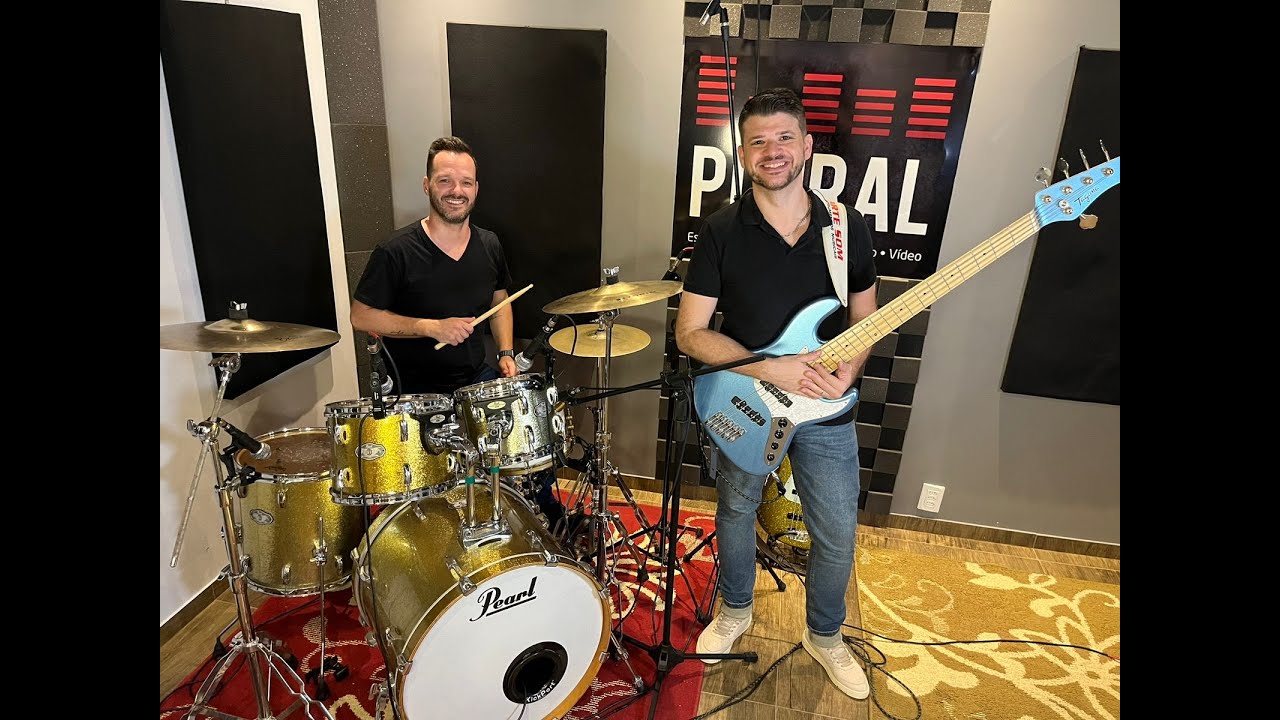 Banda Brilha Som - Brigue comigo mas não vá (Cristiano Lima e Guilherme Haupenthal) Baixo e Batera