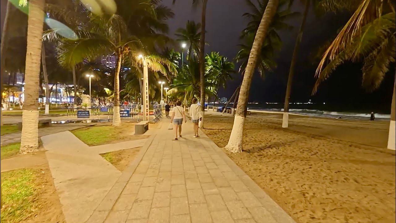 Buổi Tối Bên Bãi Biển Nha Trang - Đi Bộ Và Ngắm Tp Biển | NTTT