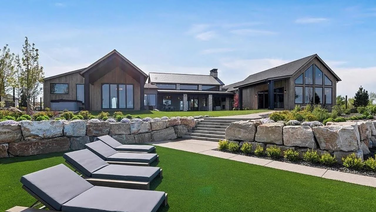 Inside $3,000,000 Modern Mountain Home Chef’s Kitchen and MUST SEE Master Bath