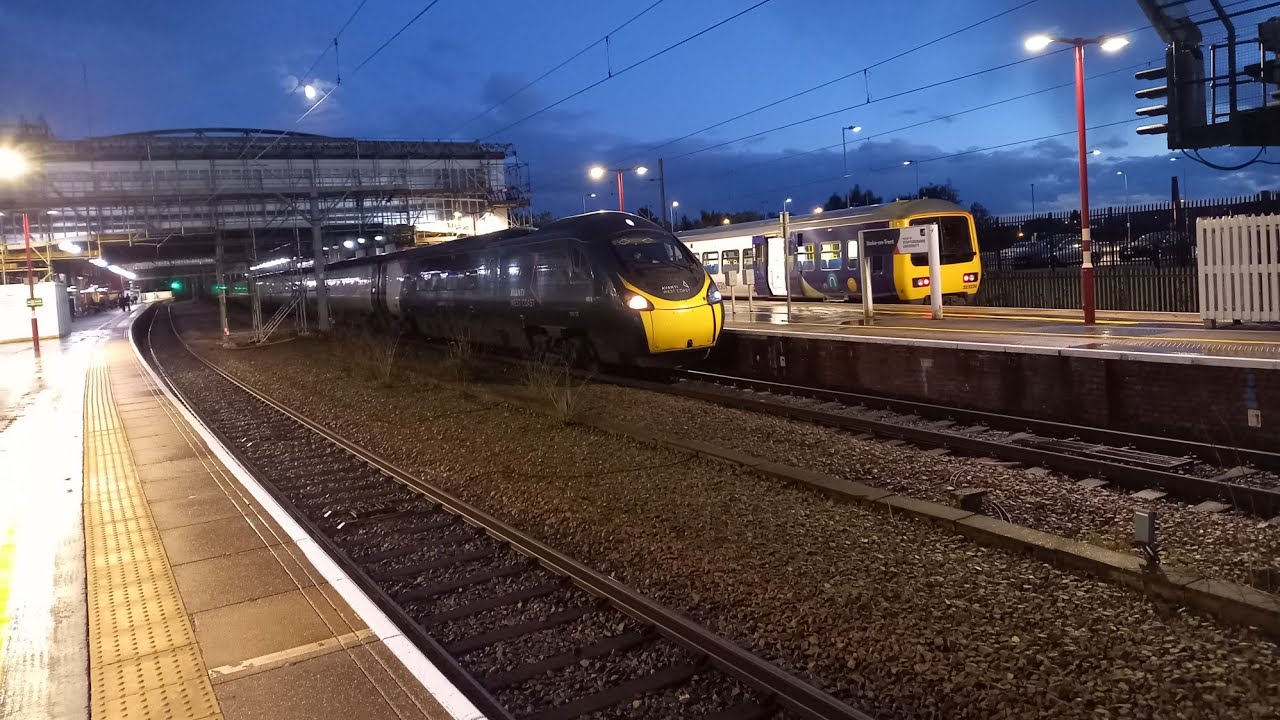 Avanti West Coast 390 117 departing Stoke-on-Trent Station for Manchester Piccadilly