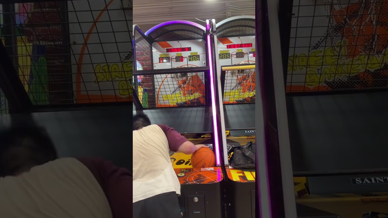 {這部Yoyo大機,可以成功輕鬆地700⁉️｝ 街頭Yoyo大籃球機￼￼￼ 7個球704￼分，Street Basketball Arcade Game 7 Balls 704 Points 