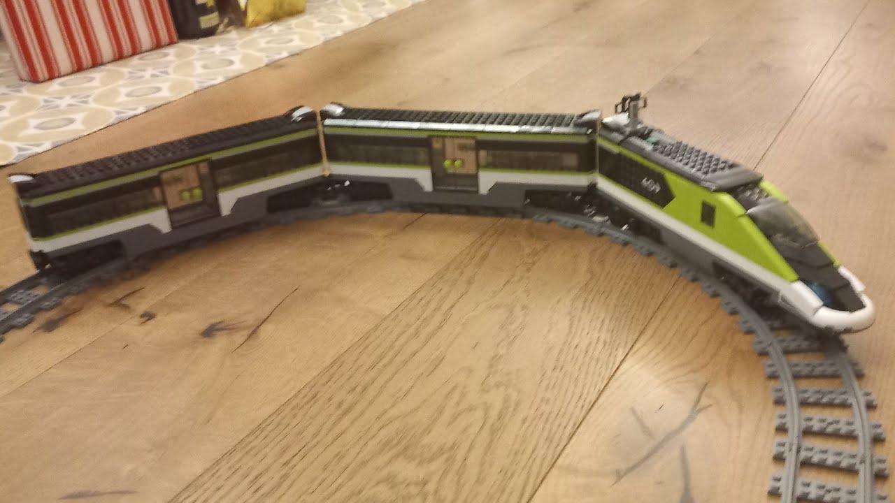 MONTAGGIO TRENO LEGO 60337