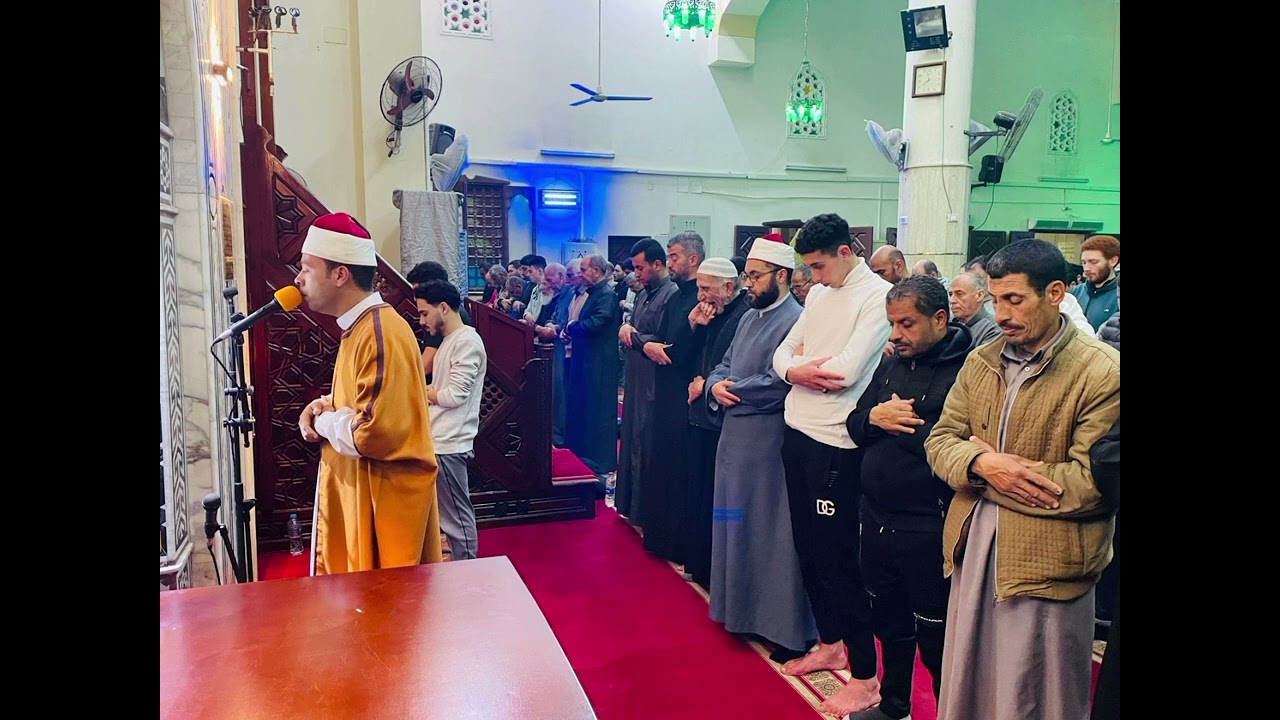 سورة البروج من صلاة التهجد بمسجد الرفاعي بمدينة العريش. 