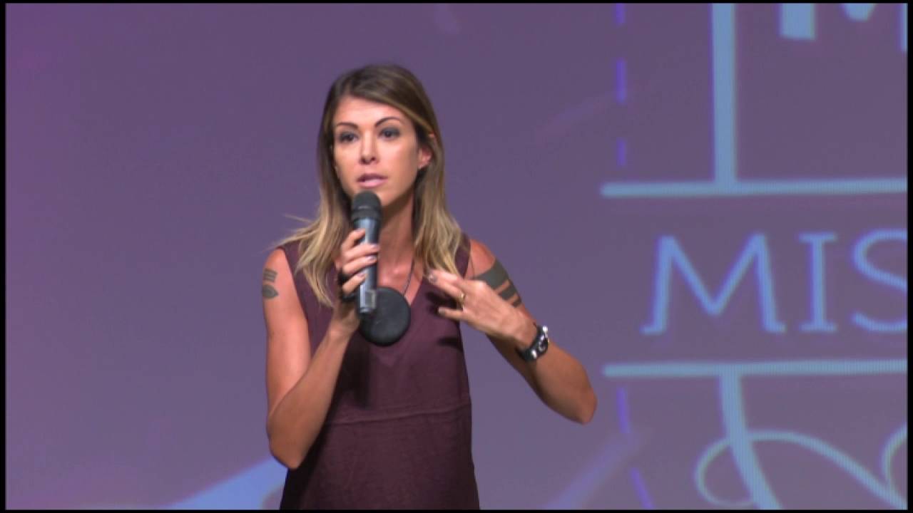 Alexandra Abrantes - Tema: Maria: M&atilde;e, Mulher e Mission&aacute;ria
