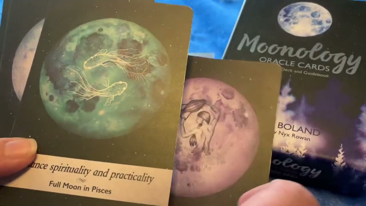 Moonology Oracle by Yasmin Boland Review, Flip Through #oraclecards #flipthrough