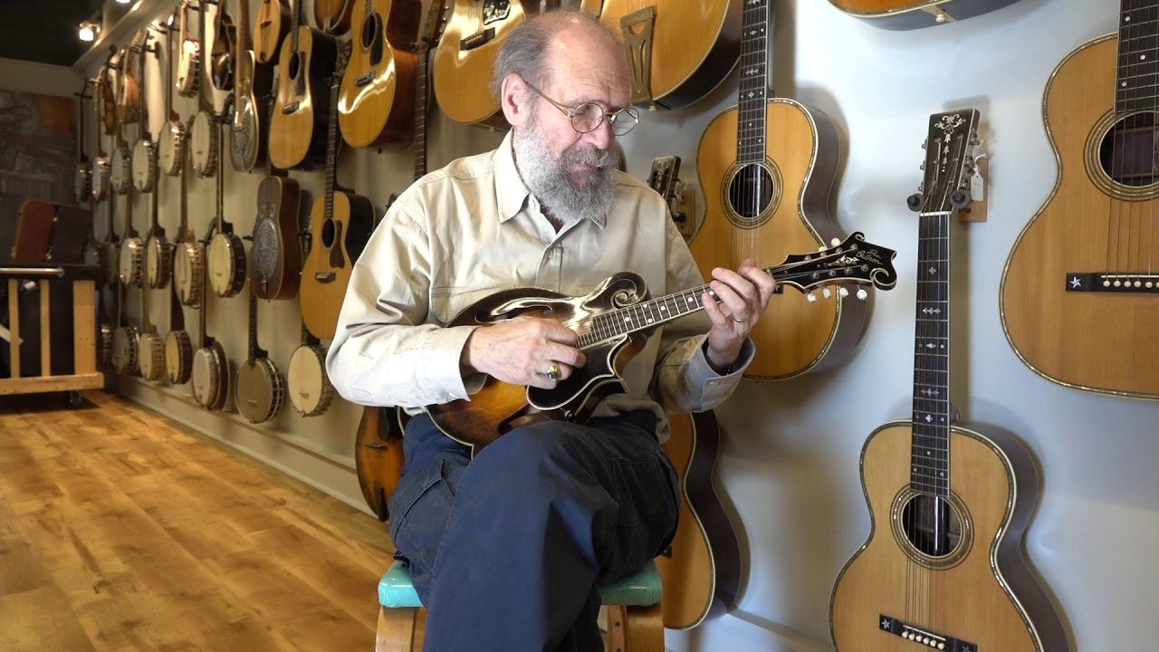 George Gruhn  plays a 1923  Lloyd Loar Signed Gibson F 5 Mandolin. Nashville, March 2, 2017
