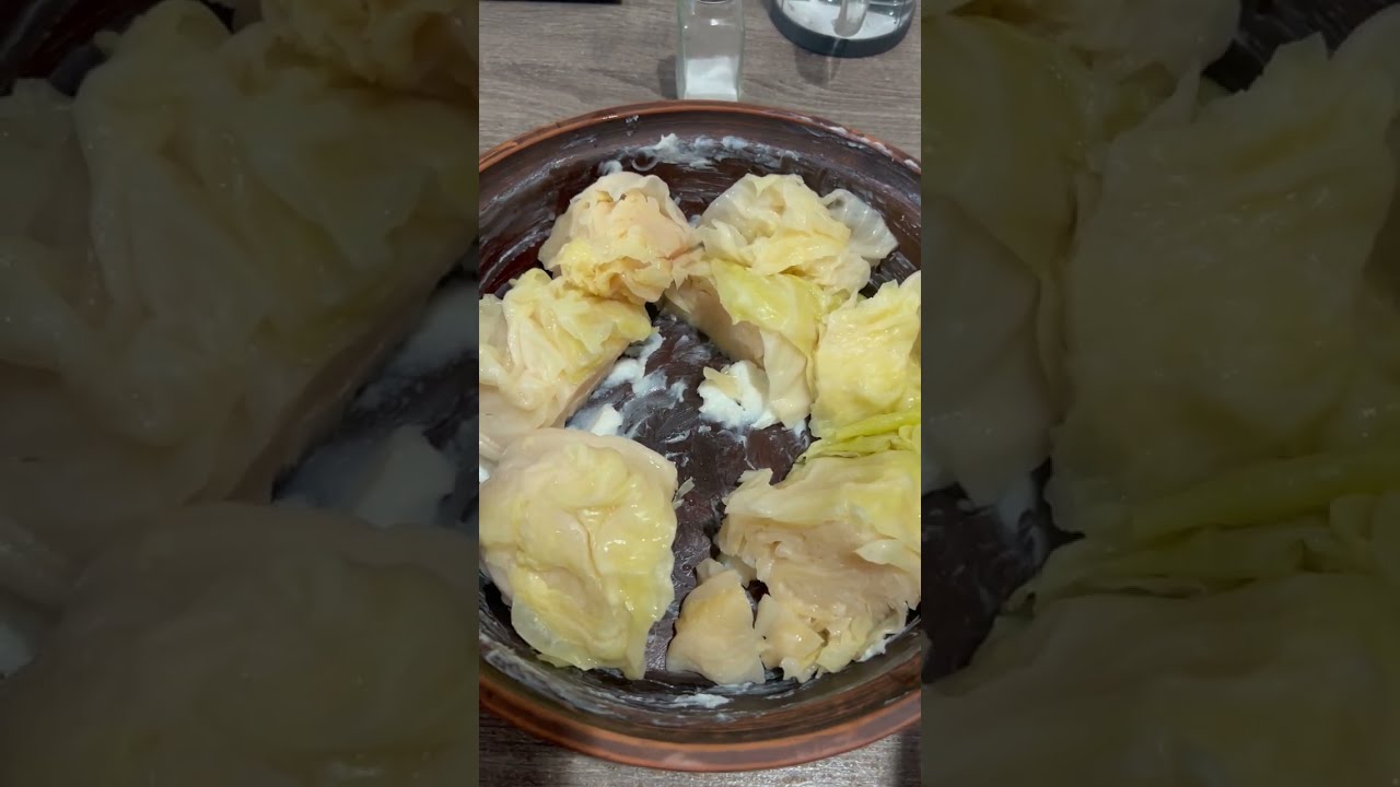 Kiseli kupus sa kolenicom u pekaču
