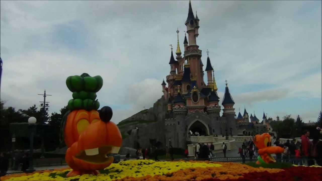 ♫Disneyland Paris Music♫ - Vive La Vie - Mickey's Halloween Celebration 2013