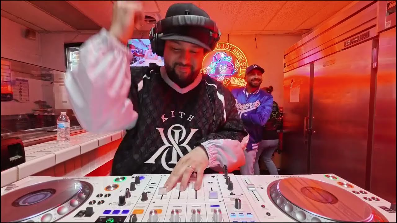 CLOSED BUT STILL COOKING #1 DEORRO x VILLAS TACO