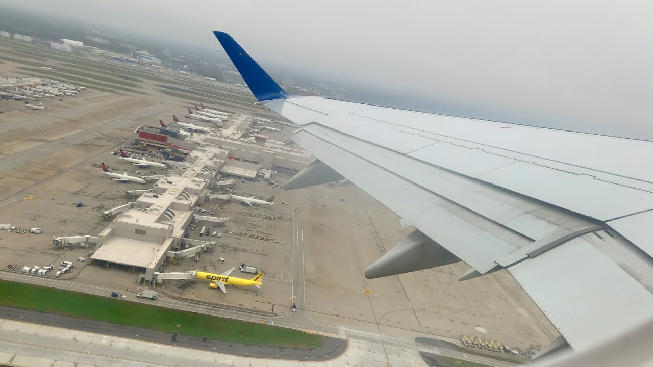 BUSIEST AIRPORT IN THE WORLD—Delta ERJ-175 Airplane Takeoff Atlanta