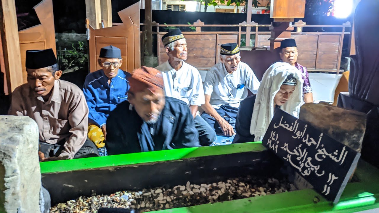 Ziarah Makam Mbah Ahmad Abul Fadhol | Jama'ah AL-IKHLAS