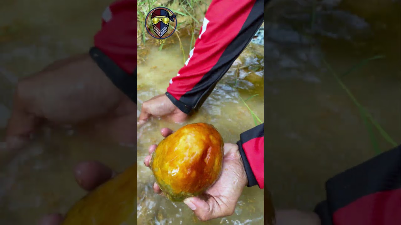 wow ‼️‼️ what a treasure behind this. 💲🤑 #gold #gem #gemstone #nature #asmr