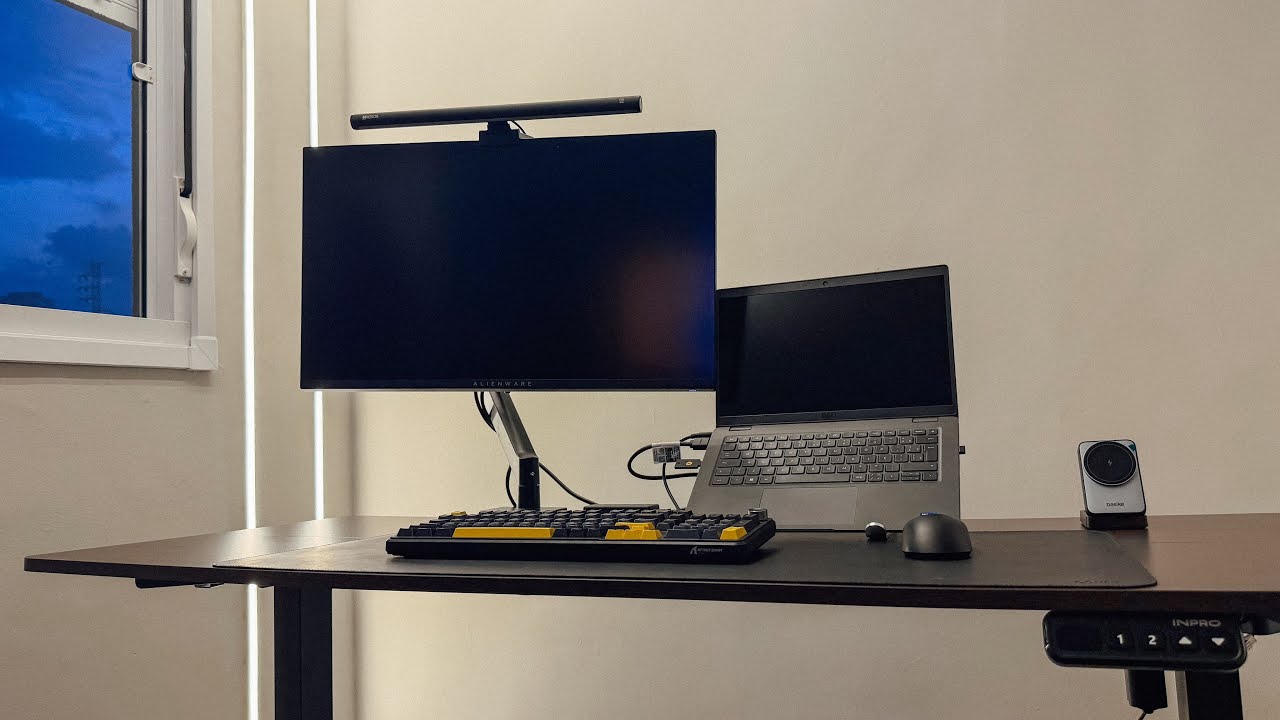 Cable Management PERFEITO no setup minimalista com notebook meu primo (ficou absurdo)