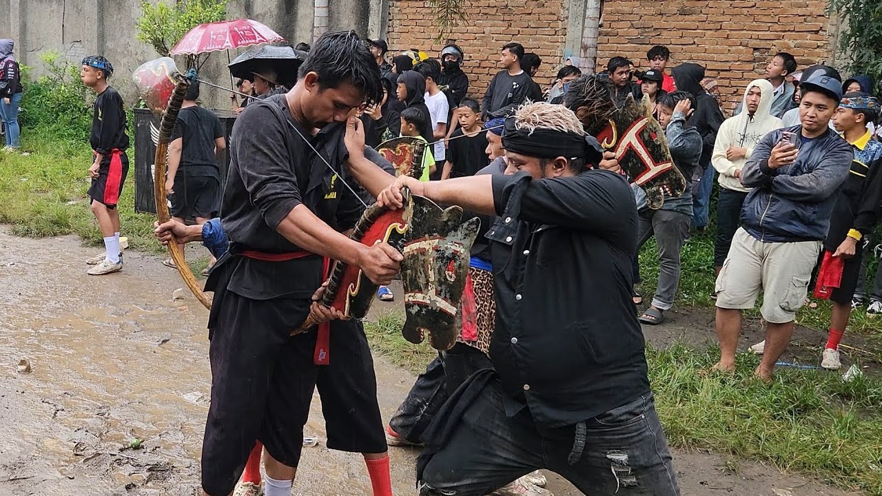 ATRAKSI LULUMPINGAN!!! BENJANG RAJAWALI WARGI SILIWANGI || LIVE CIMENYAN BANDUNG