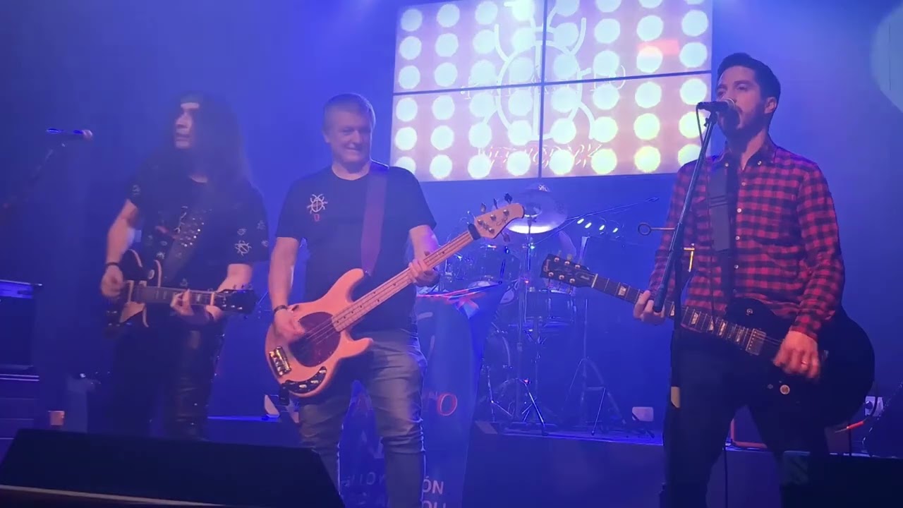 Parásito  con  Matias  Gonzalez - I  Wanna  be  sedated  /  Blitzkrieg Bop - [ Ramones ].