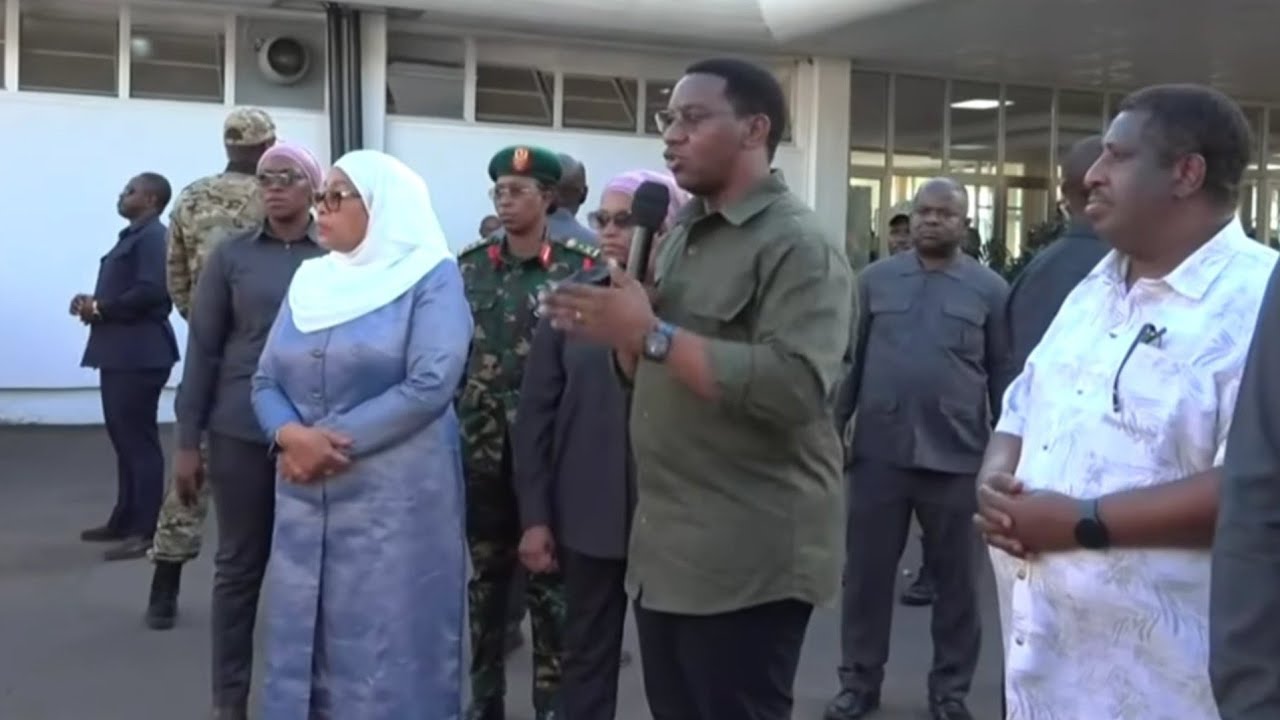 MAKONDA ACHANA MAKAVU HAYA MBELE YA RAIS SAMIA AKITOKA AIRPORT