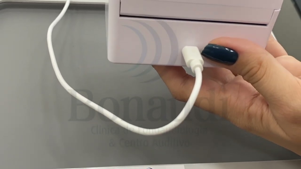 UTILIZAÇÃO DO DESUMIDIFICADOR ELÉTRICO PARA APARELHOS AUDITIVOS