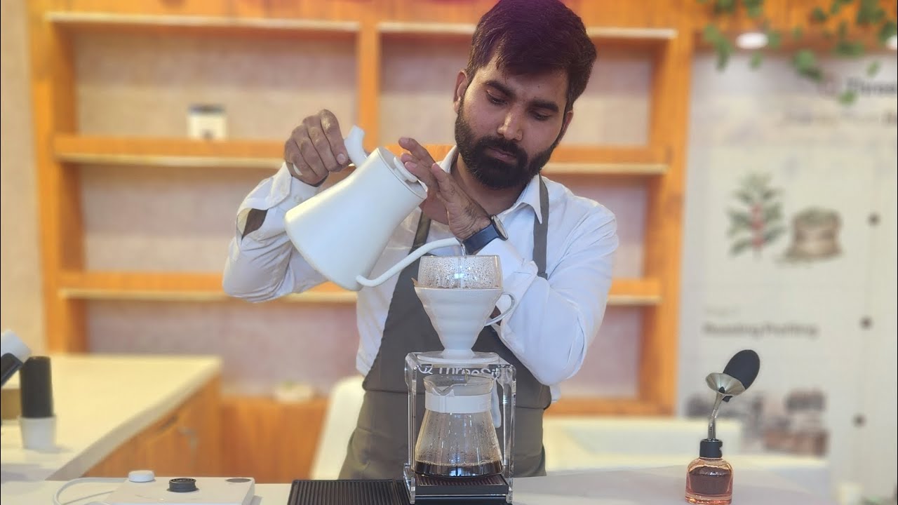 Hot V60 made the right way ☕🔥# v60#viral #fruity #flavour 