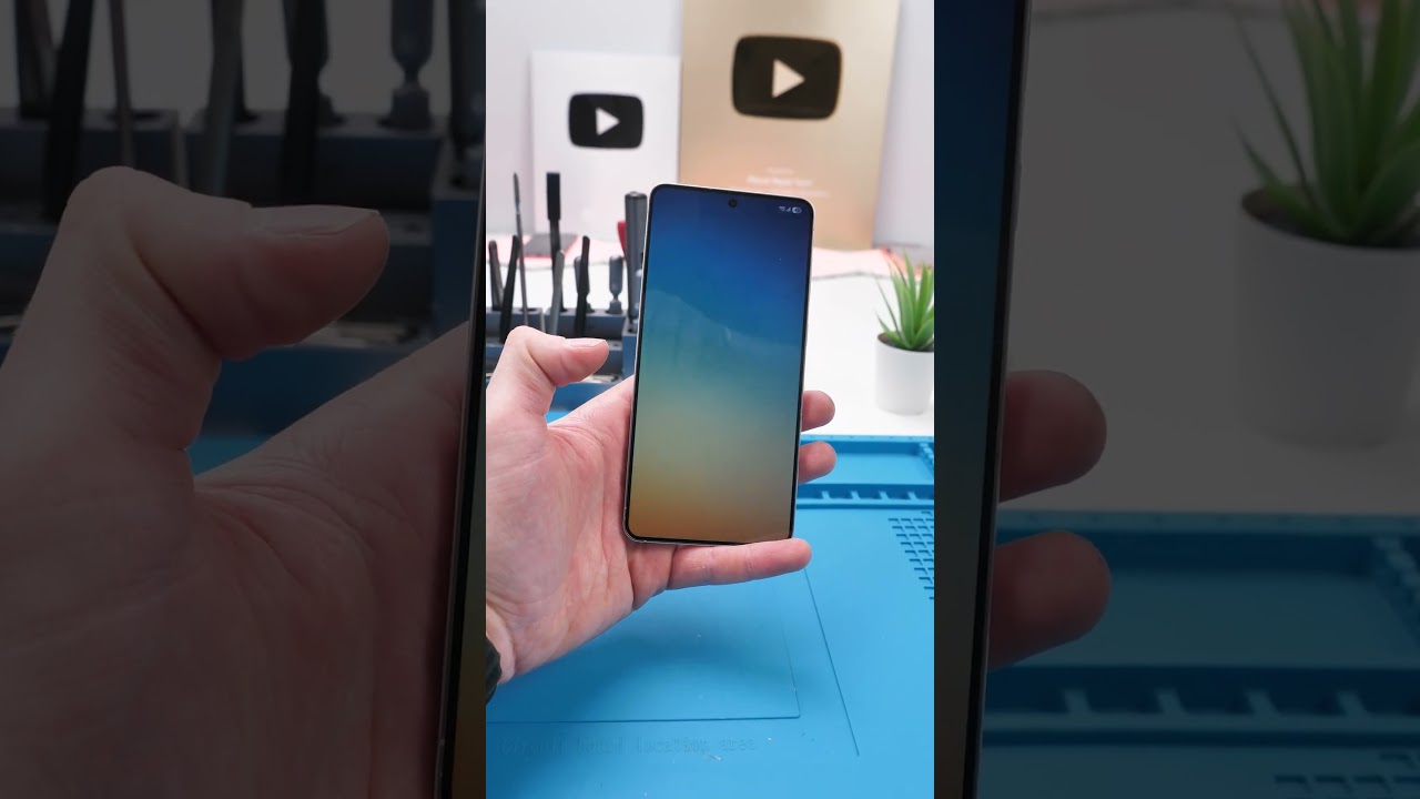 Странное правило Samsung в Канаде&hellip; #Shorts