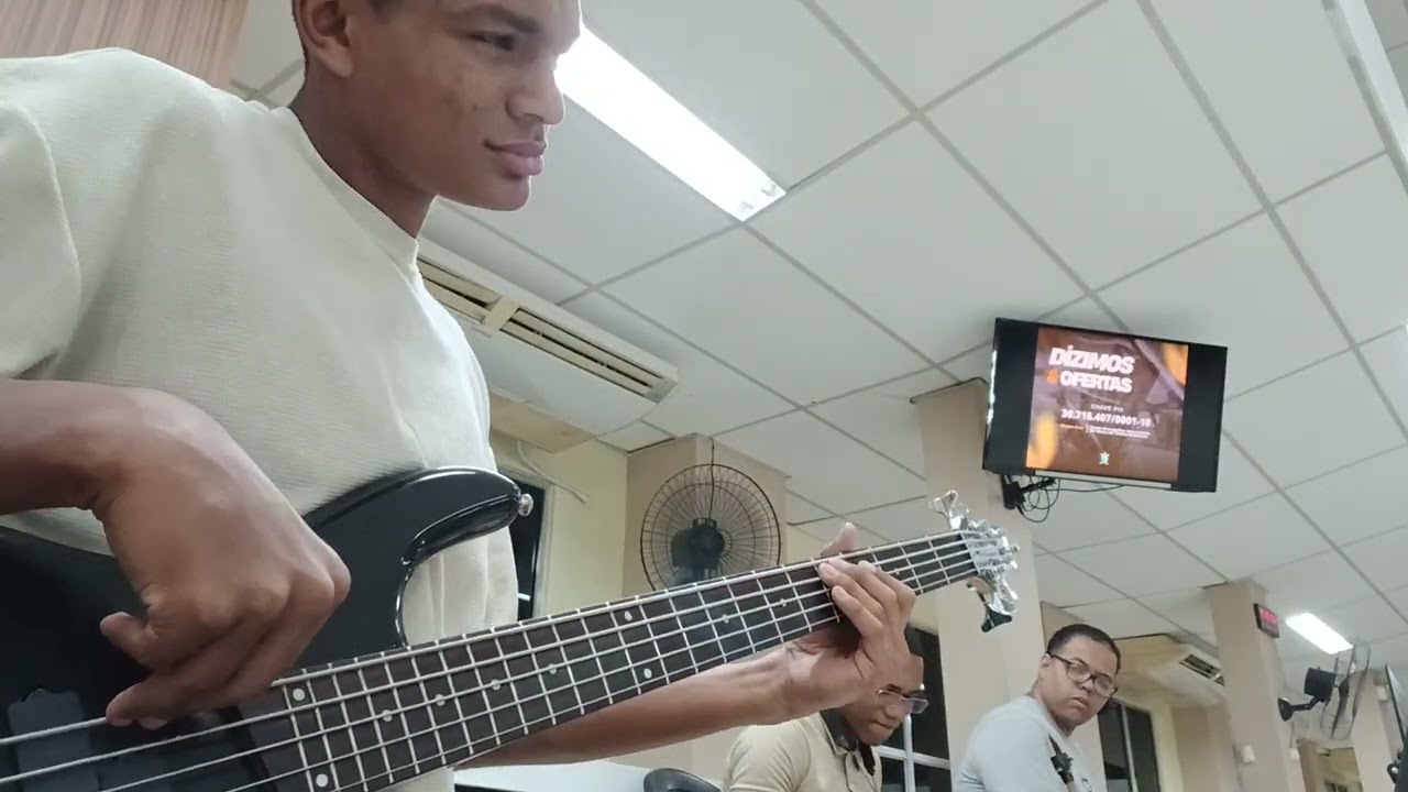 Espirito santo - Ministério Sarando a Terra Ferida - Bass cover 