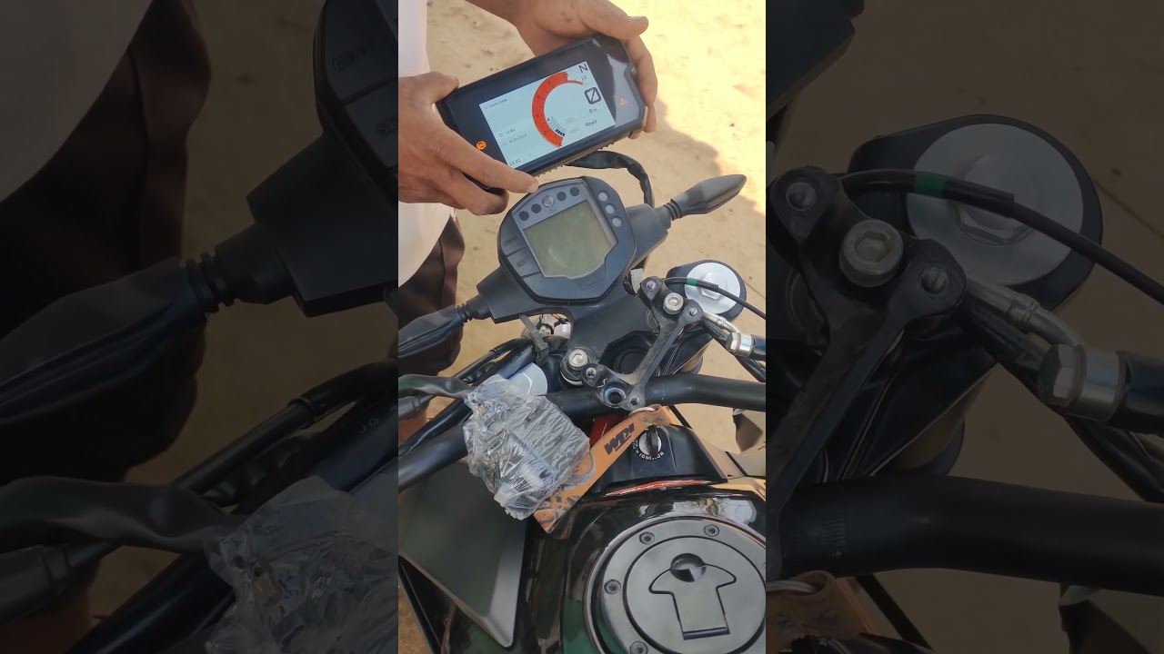 KTM Duke 250 with Duke 390 display installed.