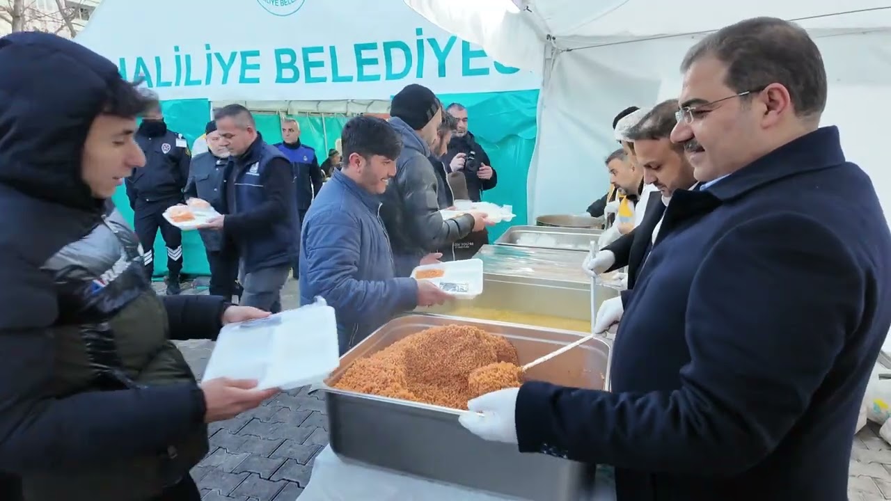 BAŞKAN CANPOLAT VE BAĞMANCI, İFTAR SOFRASINDA VATANDAŞLARLA BULUŞTU