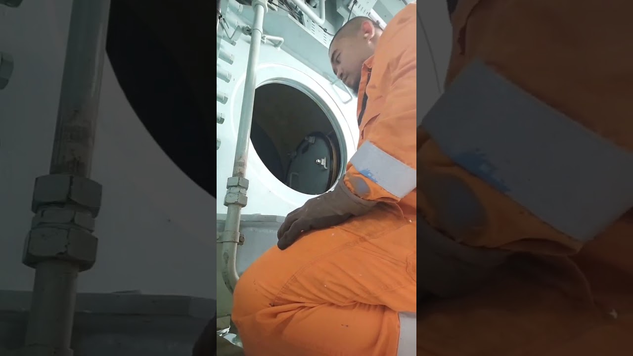 KABAKALEdwardTV (AIR SCAVENGE MANIFOLD AND UNDER PISTON CLEANING)