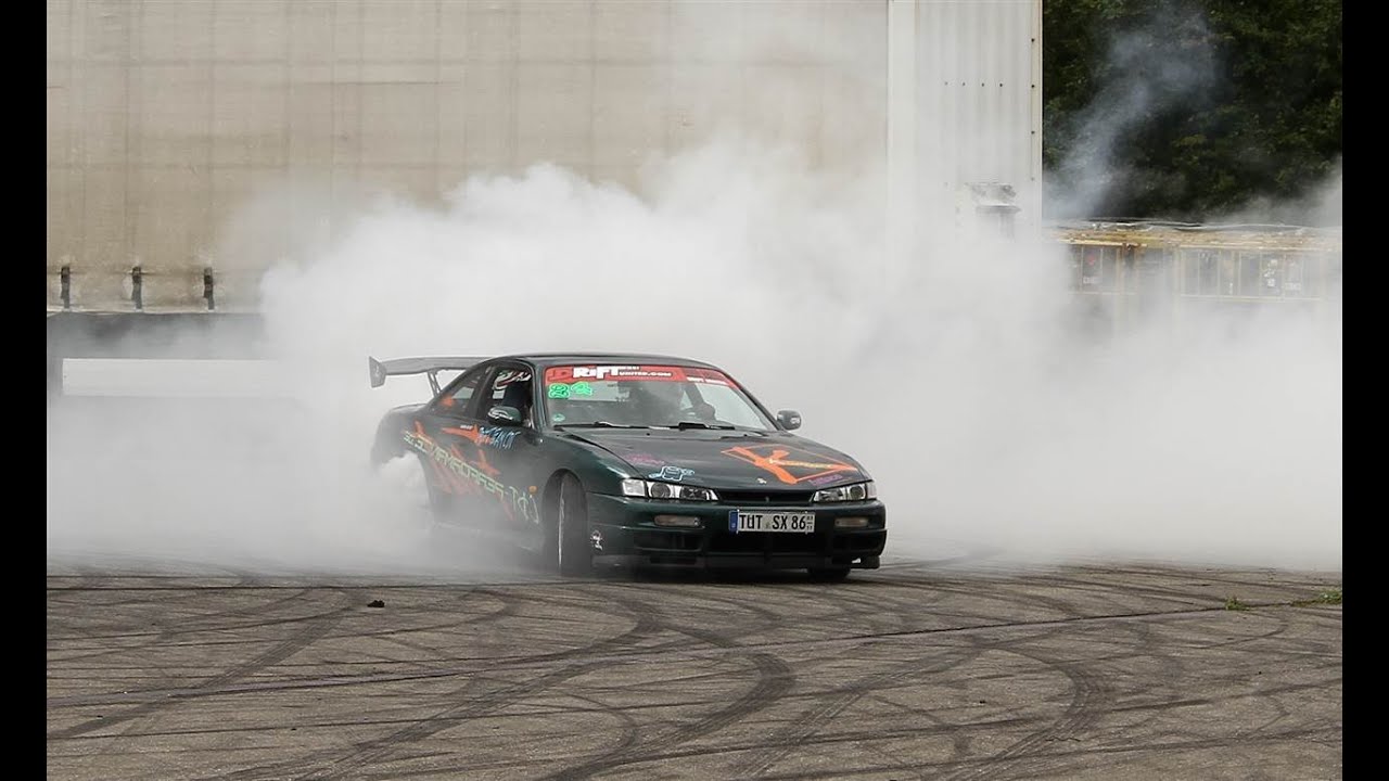 Nissan Silvia s14 burn tires on drift track