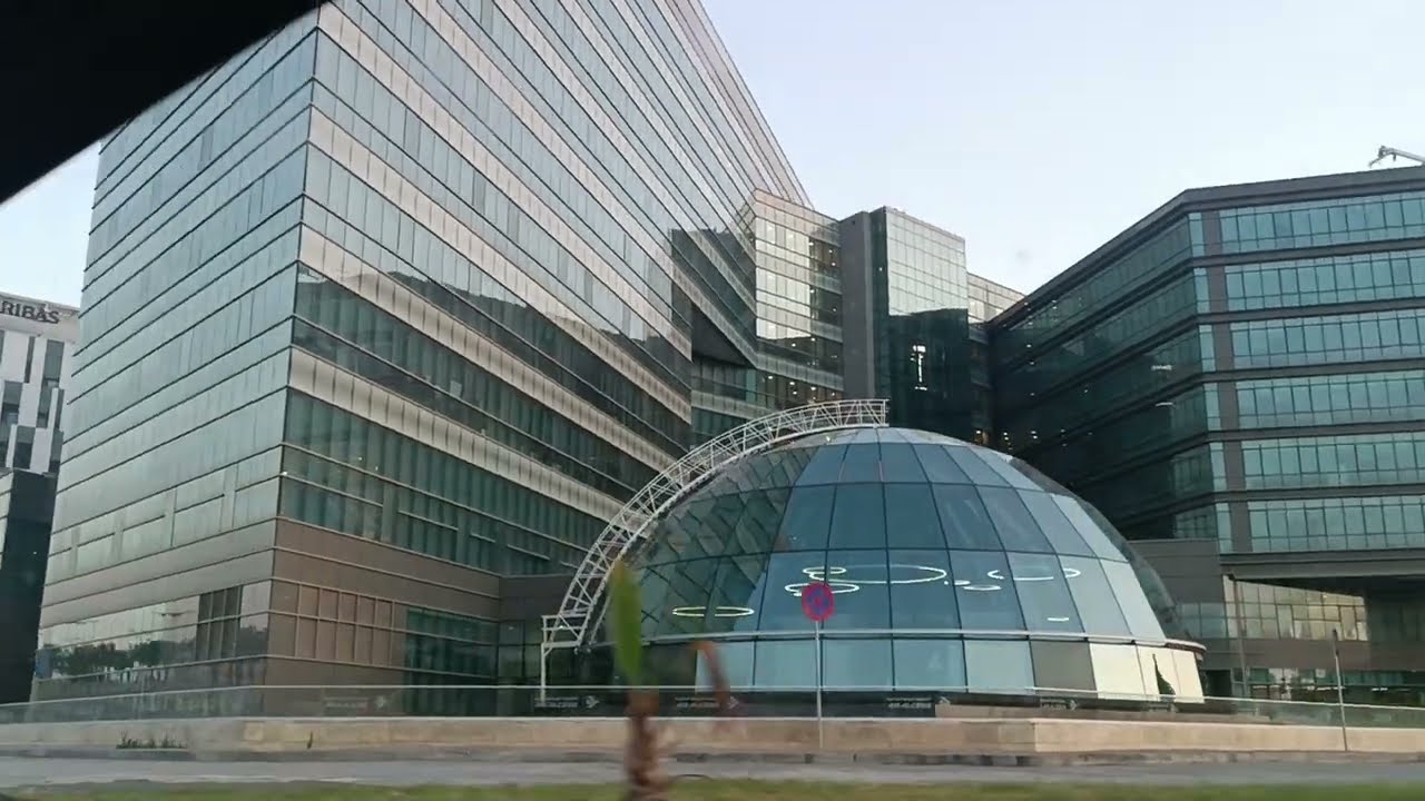 تحويسة معمارية داخل حي الأعمال 🏗️ في باب الزوار 🚧 quartier d'affaires Bab Ezzouar 