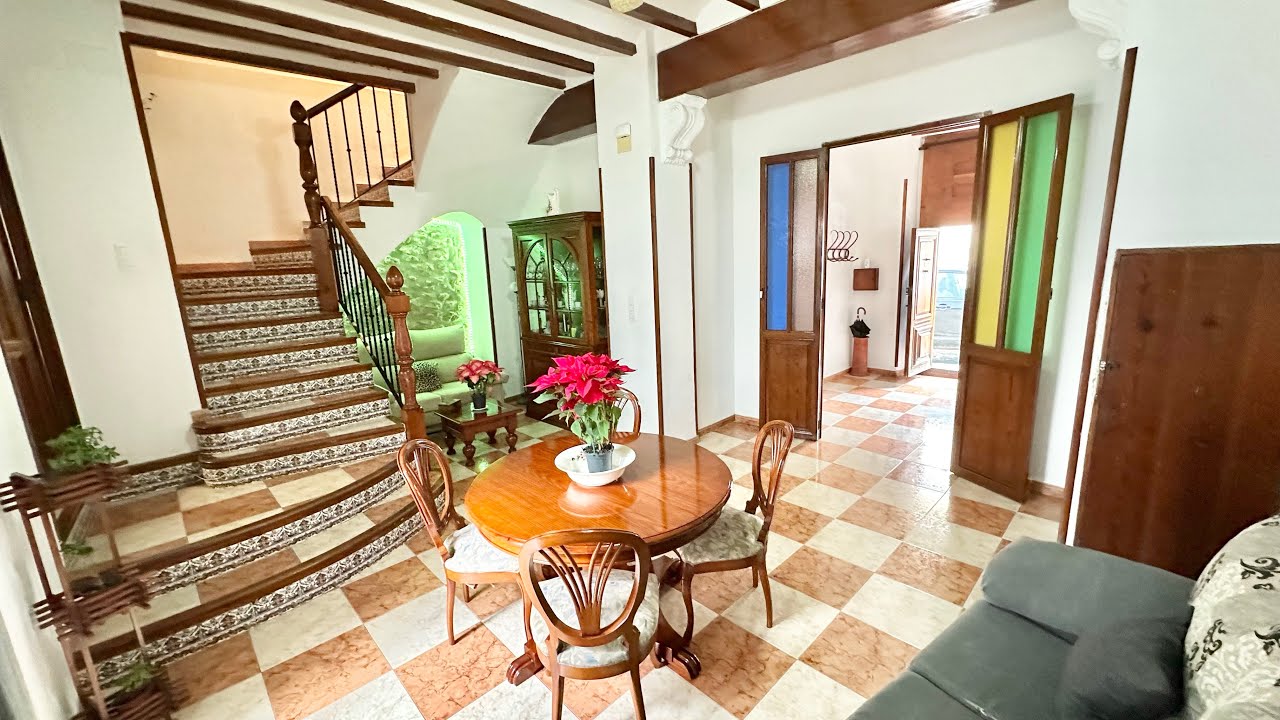 Ref. V96714 Traditional village house in Pego