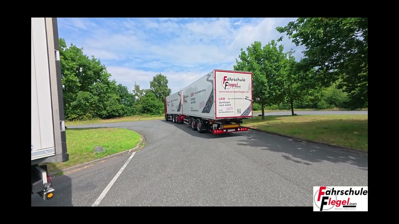 Grundfahraufgabe Rü-Li um die Kreuzung im bereich der CE Klasse