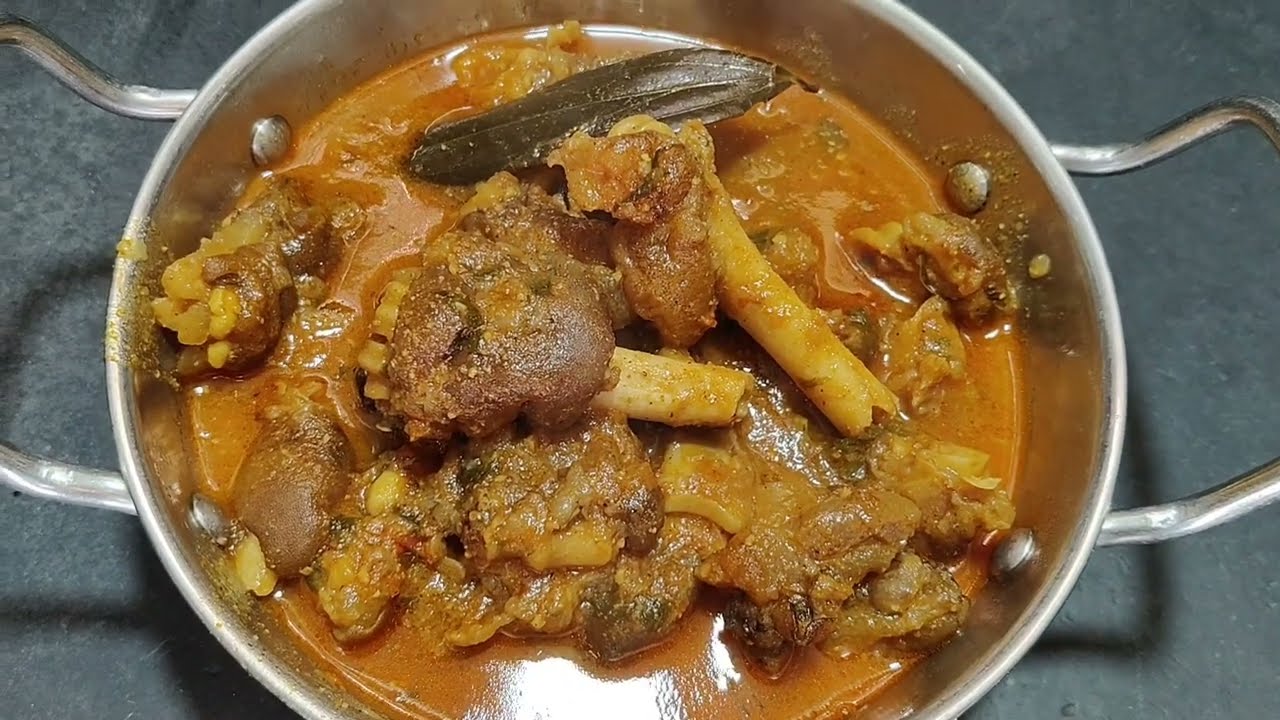 బోన్స్ కి ఎంతో హెల్త్య్ఐనా మేక కాళ్ళ కూర😋అన్నం చపాతీలోకి రుచిగాఉంటుంది mutton bone soup Paya recipe