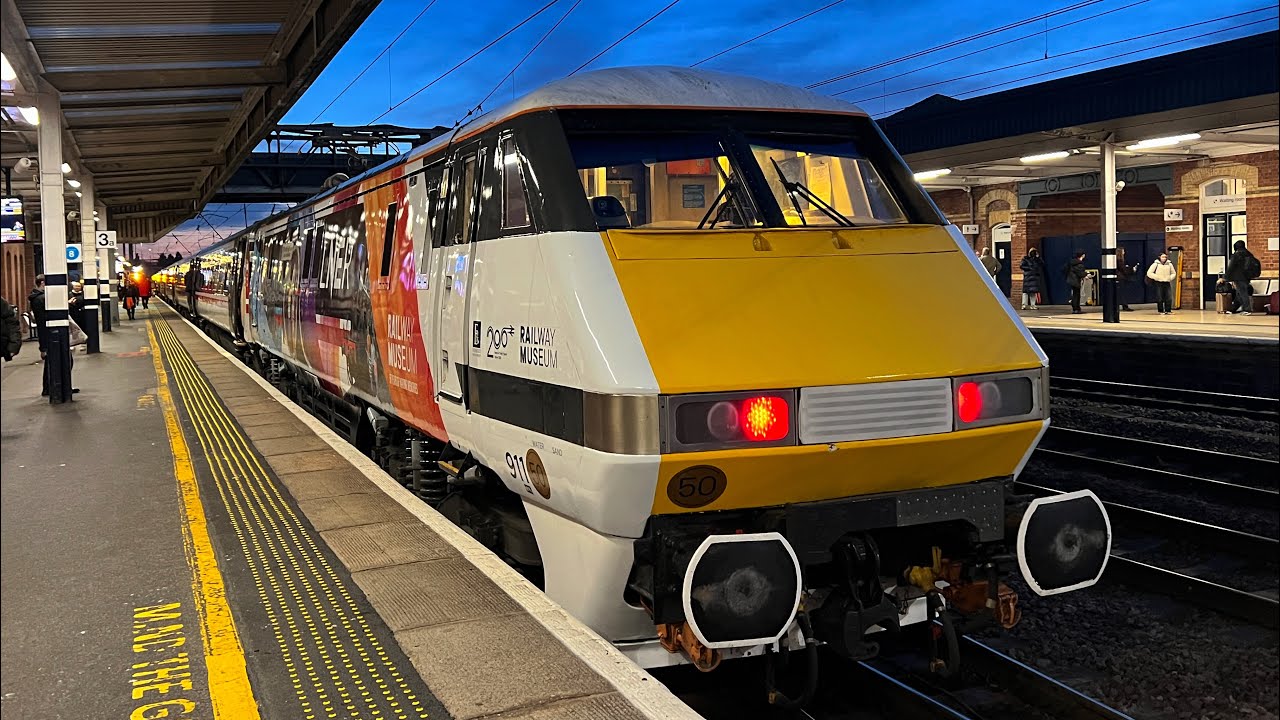Trains at Doncaster, ECML, 21/11/2025