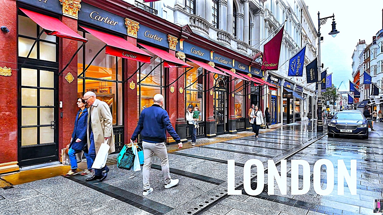 London Christmas Preparation | London Christmas Lights & Decorations | London City Rain Walk 4K HDR