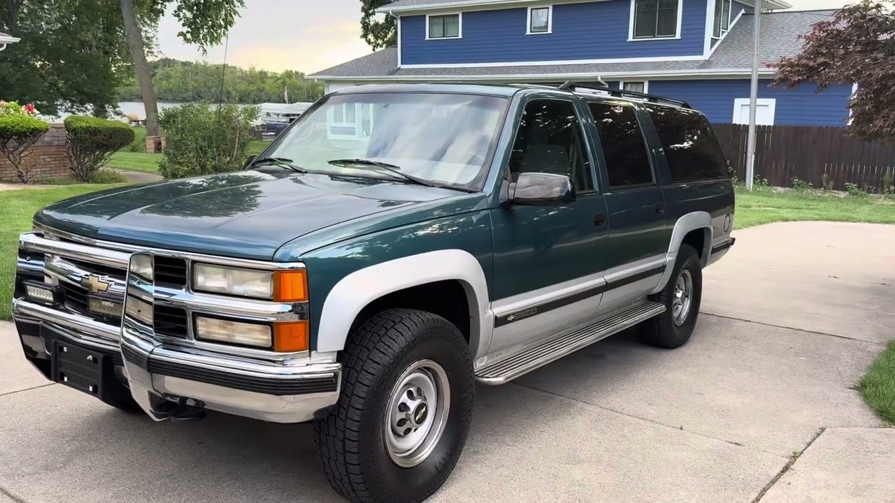 “Still a Beast After 30 Years – 1995 Chevy Suburban 454 Review”