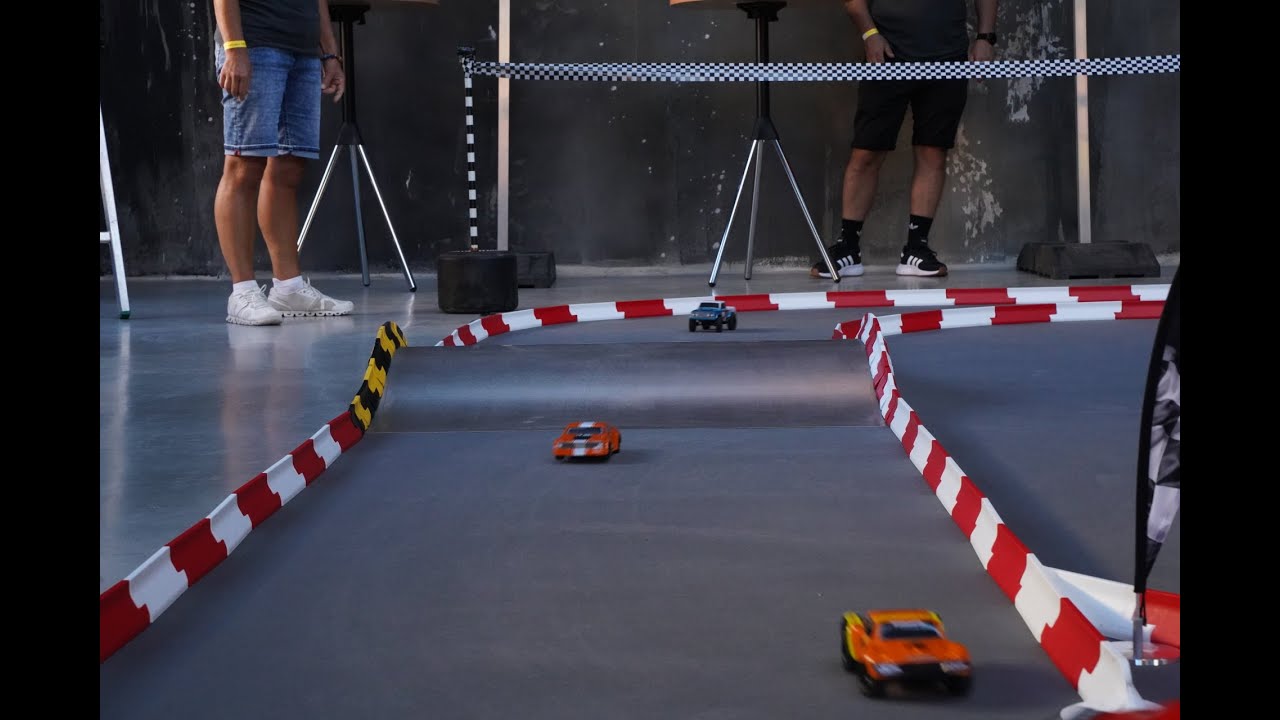 Race Tracks / Rennstrecken für RC Cars by Forminline . Abwechslung pur