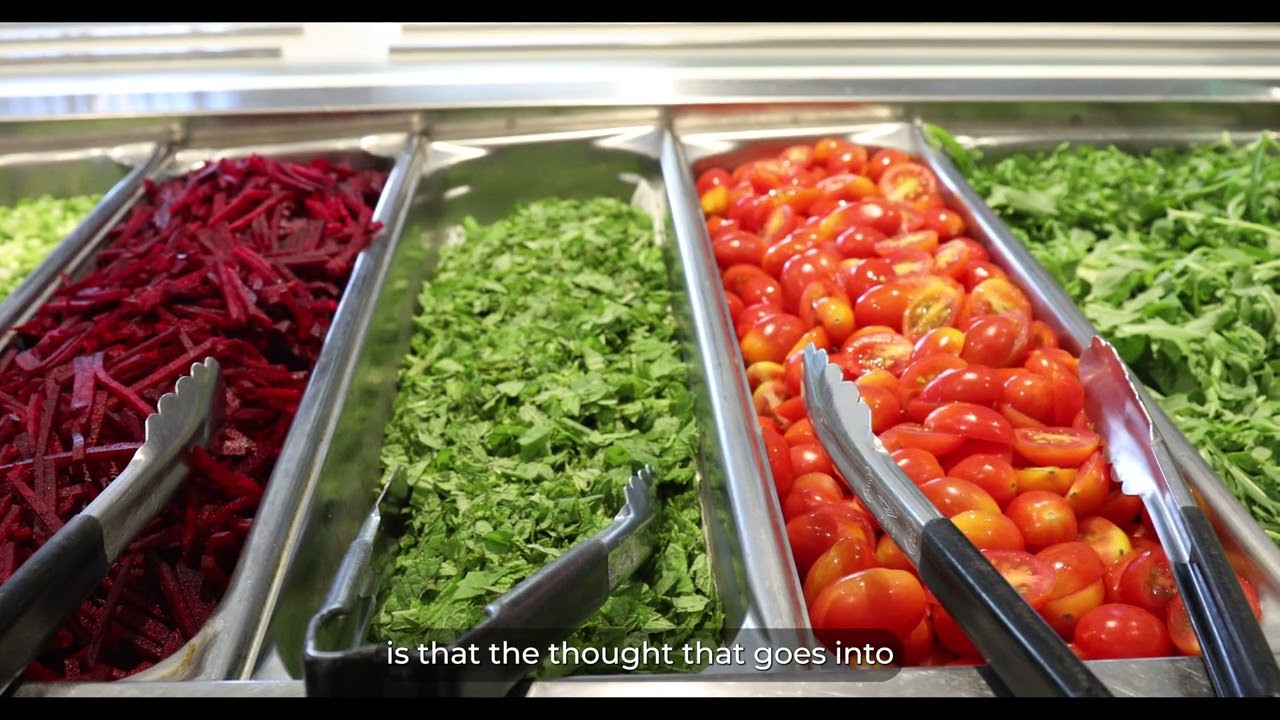 Working Streetside Foodservice vs Working in Foodservice Management - Thomas Cuisine
