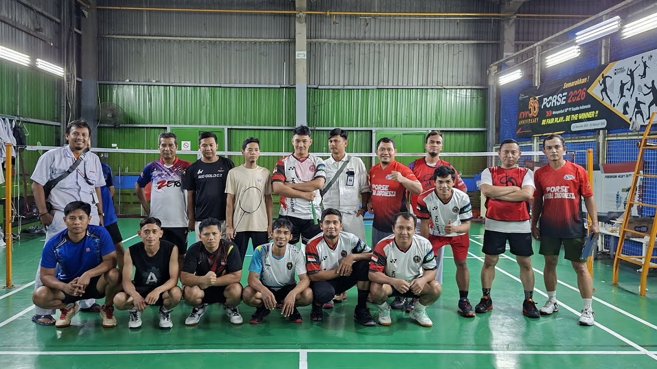 kejadian lucu shuttlecock mocel saat servis,pasangan Ruwet gagal melaju ke final @akangizal 