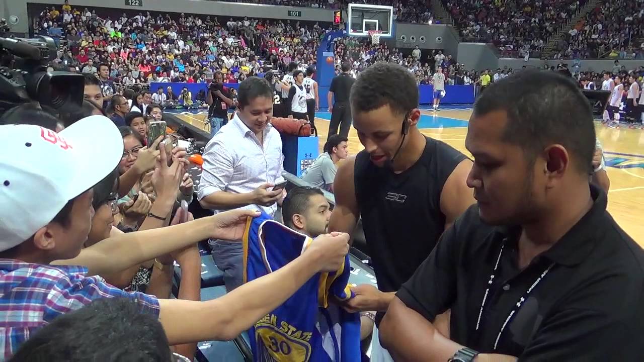 Stephen Curry dazzles Filipino fans at MOA Arena