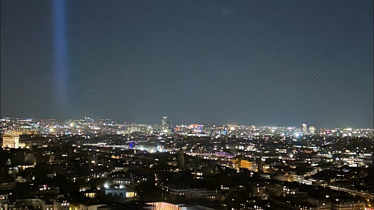 Eiffel Tower Top View at Night &ndash; 360&deg; Paris in 4K