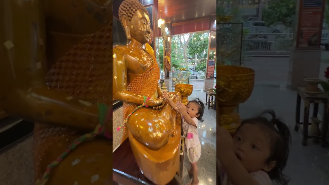 ห่มผ้าให้พระ #today #travel #youtubeshorts #temple #shorts #trending 