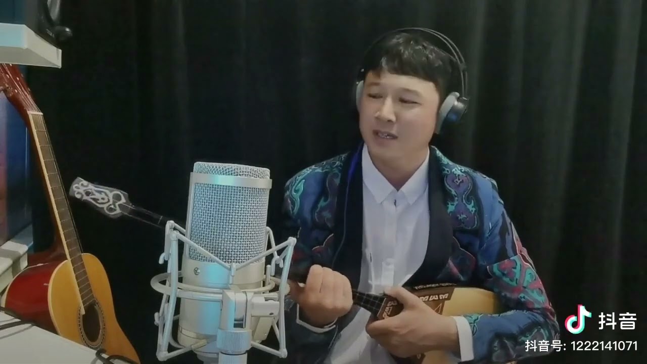 Халық әні   :  Сұр желгенше   ,  Мәртебек бақыт ұлы