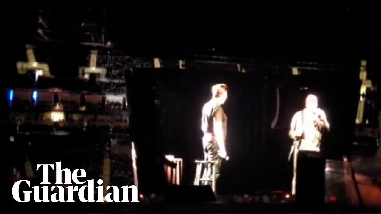 Elon Musk booed by crowd after Dave Chappelle introduces him on stage