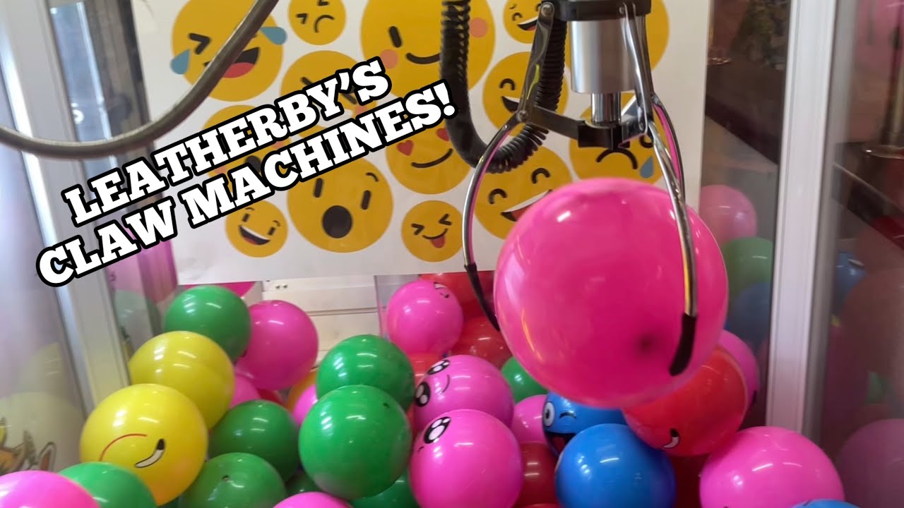 RANDOM CLAW MACHINE (Leatherby’s Family Creamery)