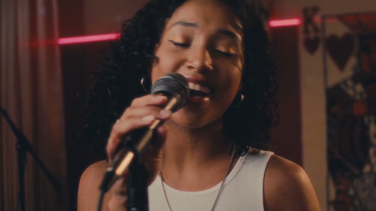 NIA NADURATA - i think i like your girlfriend (Live at House of Hearts)