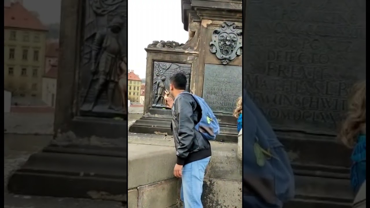 Prague 🇨🇿- The Golden dog on Charles bridge #charlesbridge #goldendog #prague