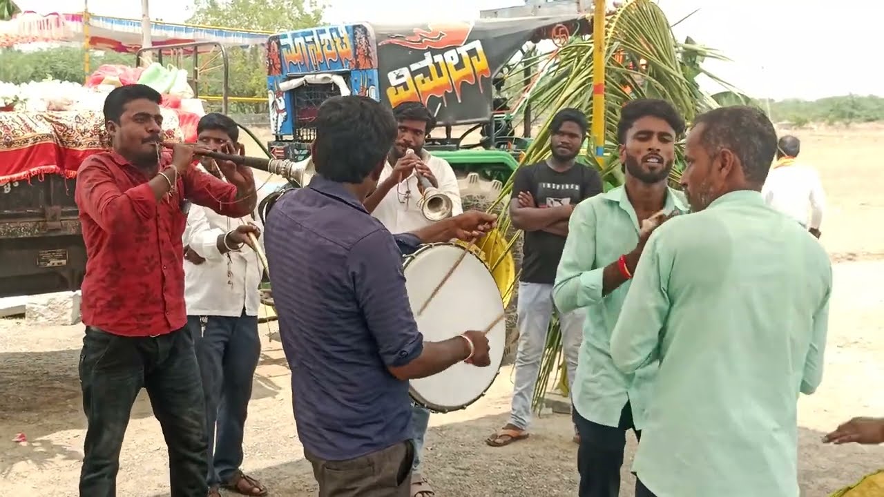 ಹುಟ್ಟಿದ ಊರಿಗಿ ಹೋದರ ನನ್ನ ಕಟ್ಟಿ ಬಡಿತಾರ Huttida urigi hodara nanna katti baditara Kannada janapada song