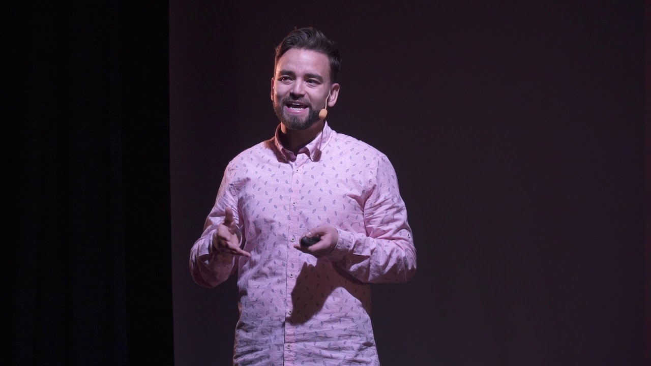 M&aacute;s all&aacute; de la interfaz de usuario | Daniel Grande | TEDxChamberi