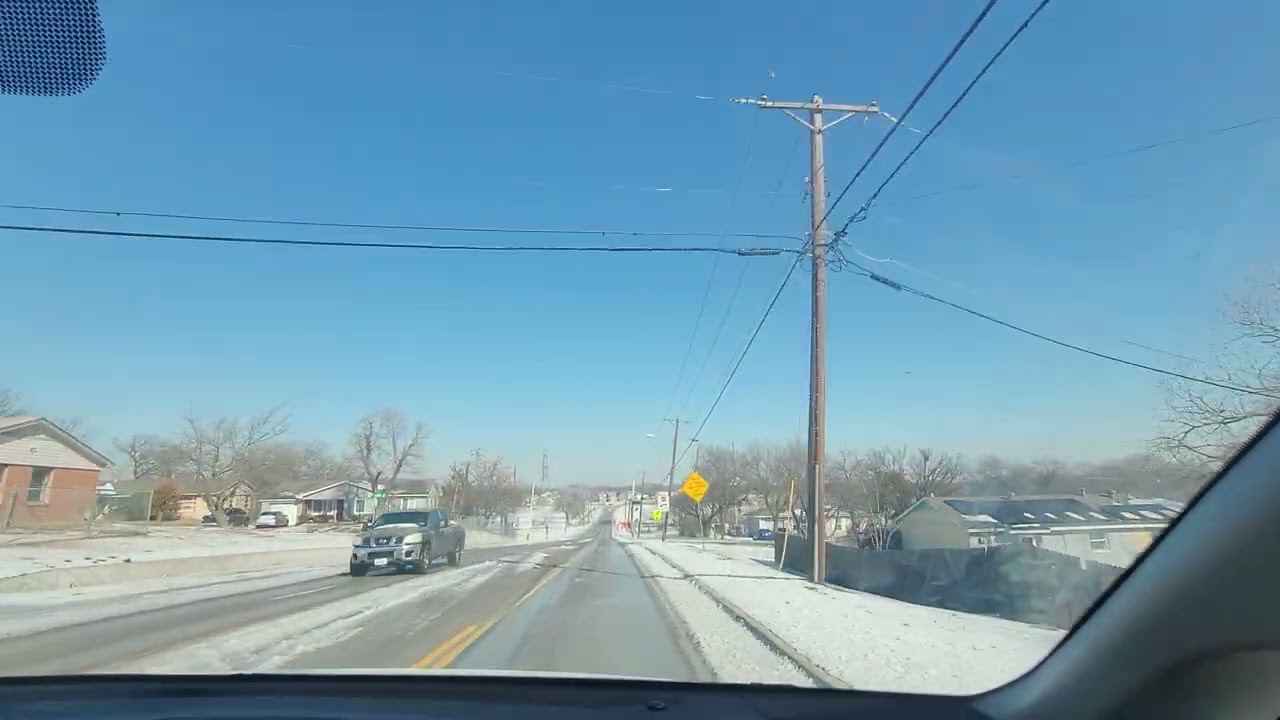 Road in grand prairie tx is 5day on the ice 🧊 