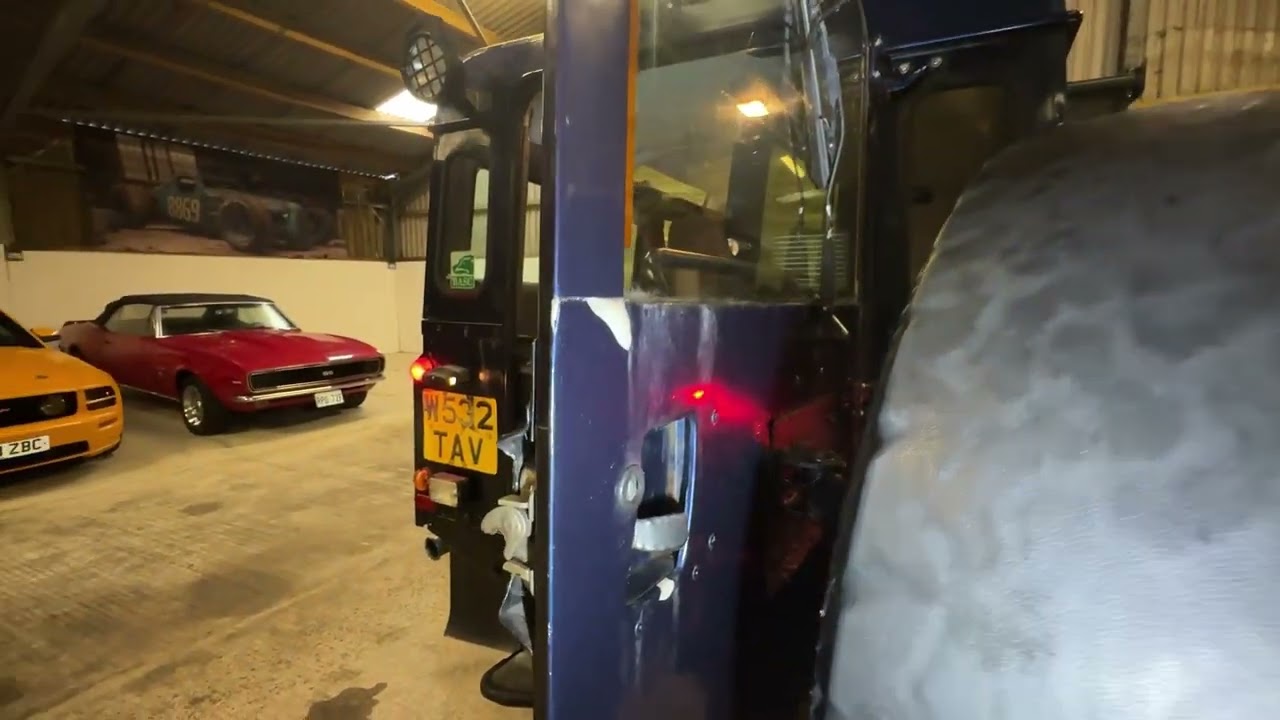2000 Land Rover Defender TD5 110   YT